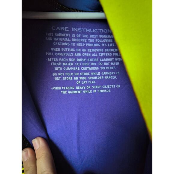 Ski Warm 'Wetsuits of Champions' Top - Size Large - Picture 5 of 9